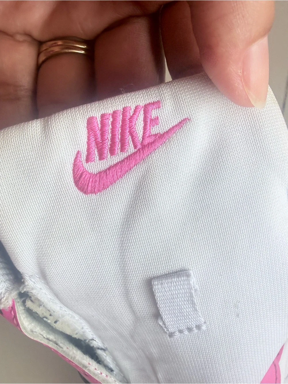 Nike Kids White and Pink Low-Top Sneakers
